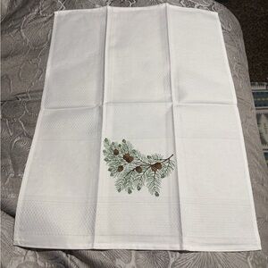 Elegant White Kitchen Towel with Pinecone Design 6 pack